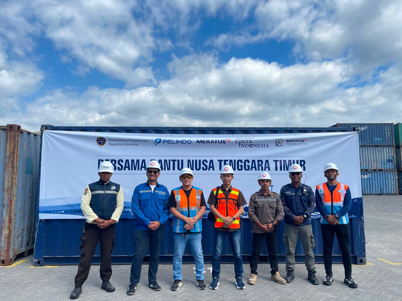 Dukung Pemulihan NTT, Kemenhub dan PT Meratus Salurkan Bantuan Kemanusiaan